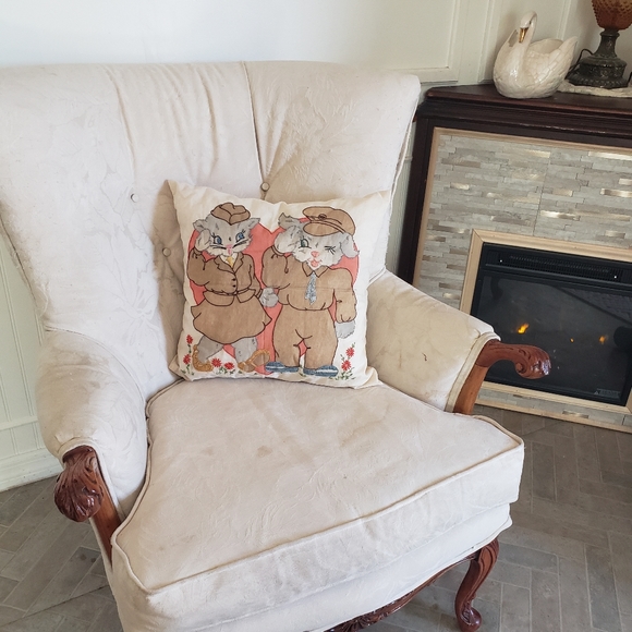 Vintage Throw Pillow WWII Soldiers Hand Embroidered Decorative Twill  USA - Picture 8 of 9